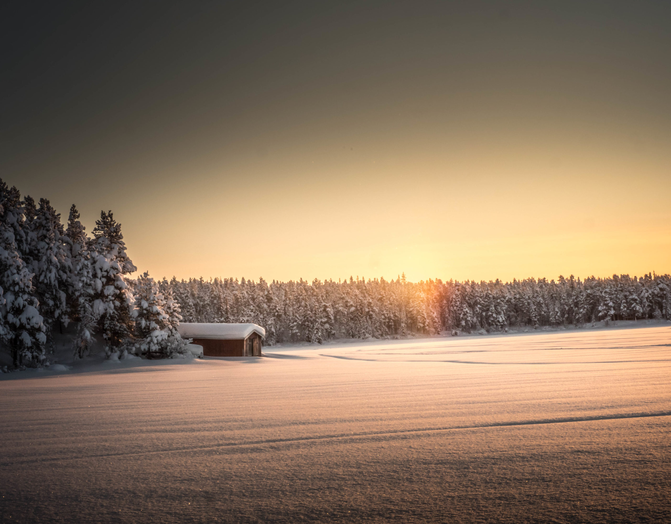 Lever de soleil en laponie près de Kiruna