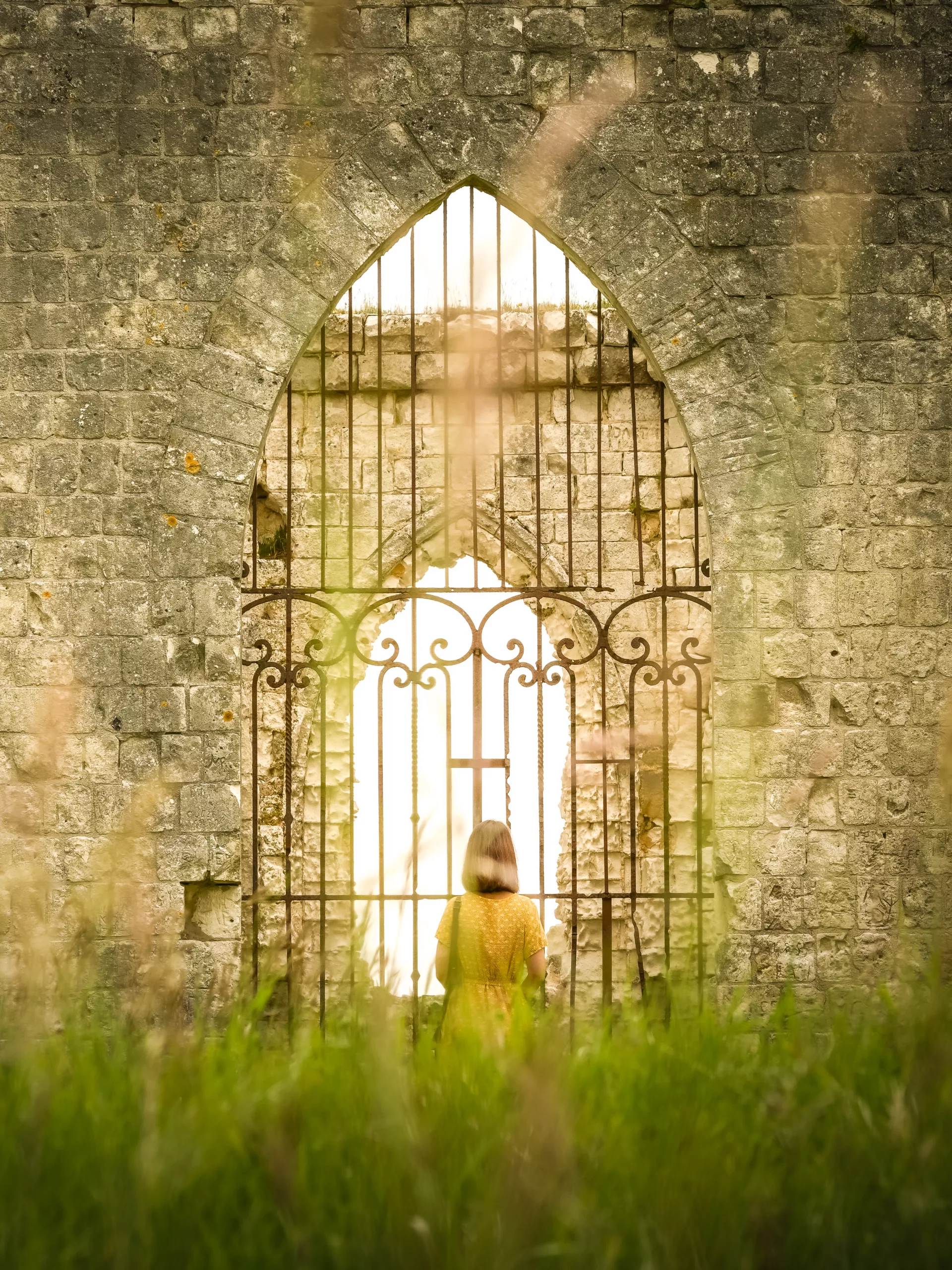 La grille d'entrée de la chapelle de guémy