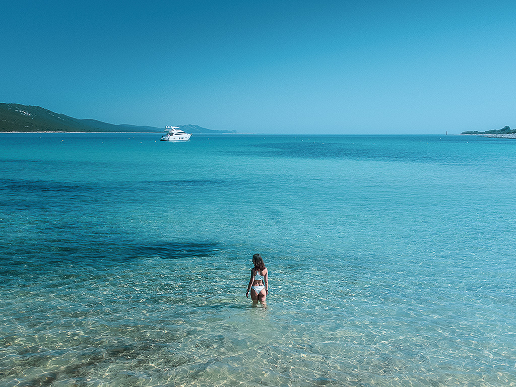 La plage de Sakarun