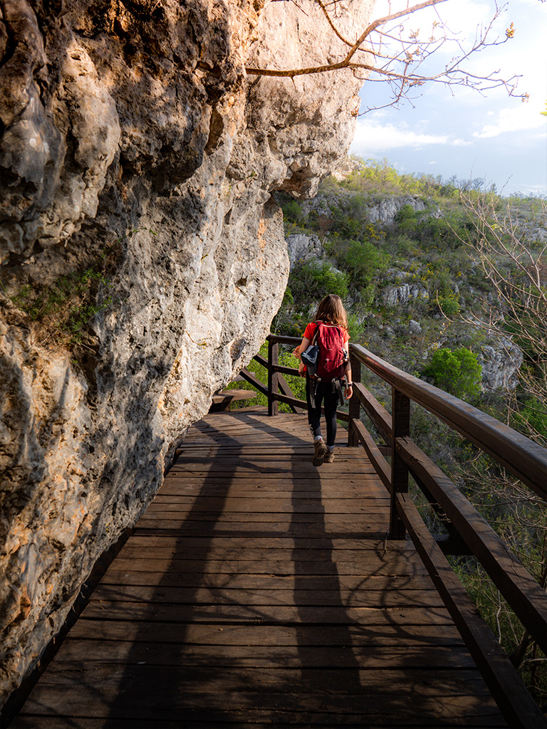 La montée vers la grotte de Ozidana