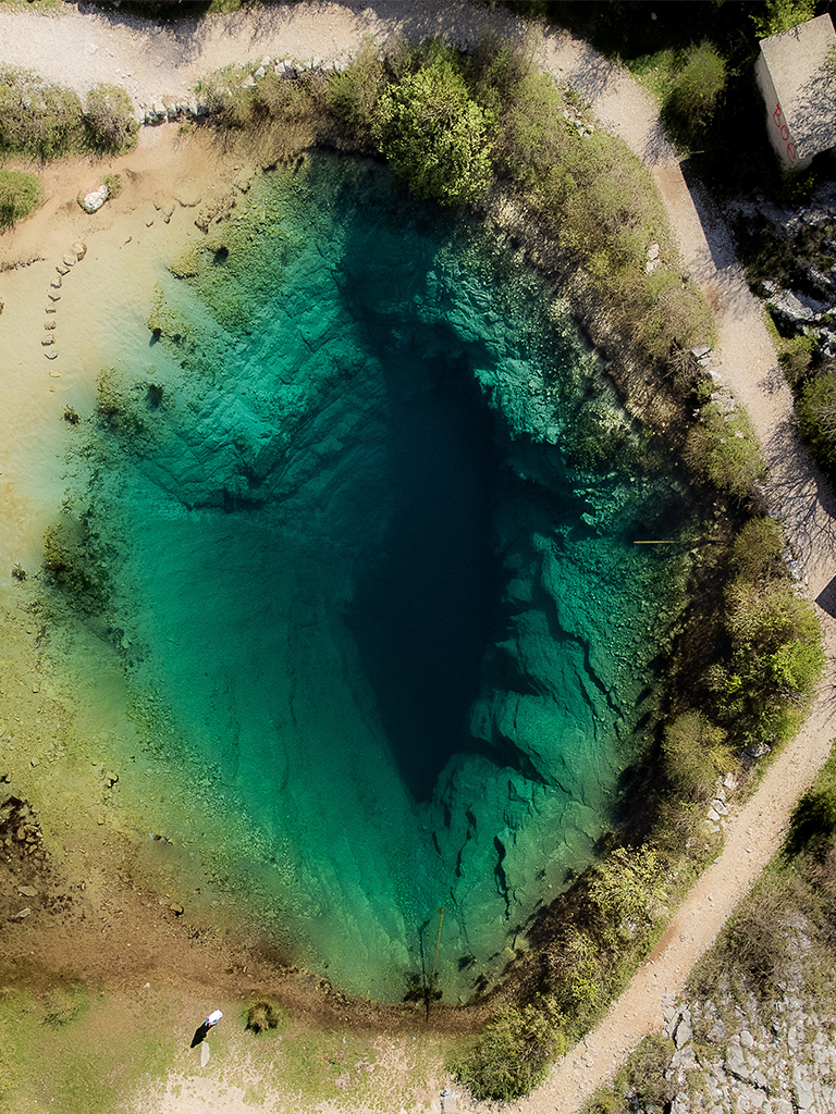 Source la Cétina en croatie l'oeil de la terre