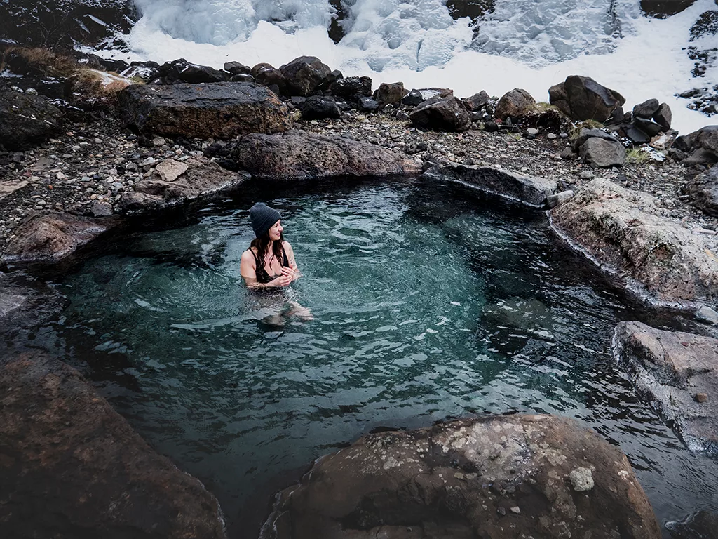 Se baigner dans un hot spring privé en Islande. Activité en Islande