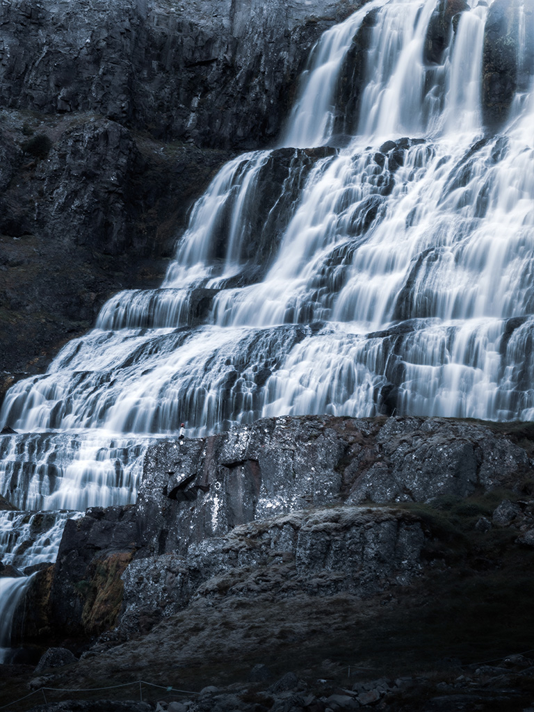 La cascade de Dynjandi est aussi appelée "le voile de la mariée"