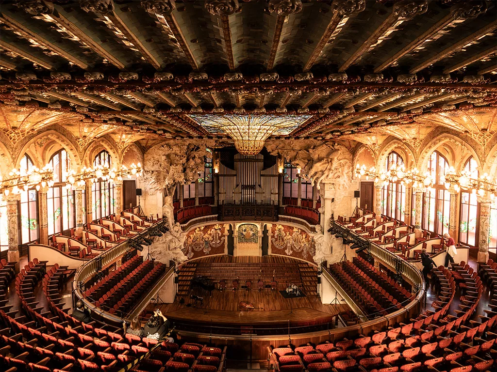 Visiter le palais de la musique à Barcelone.