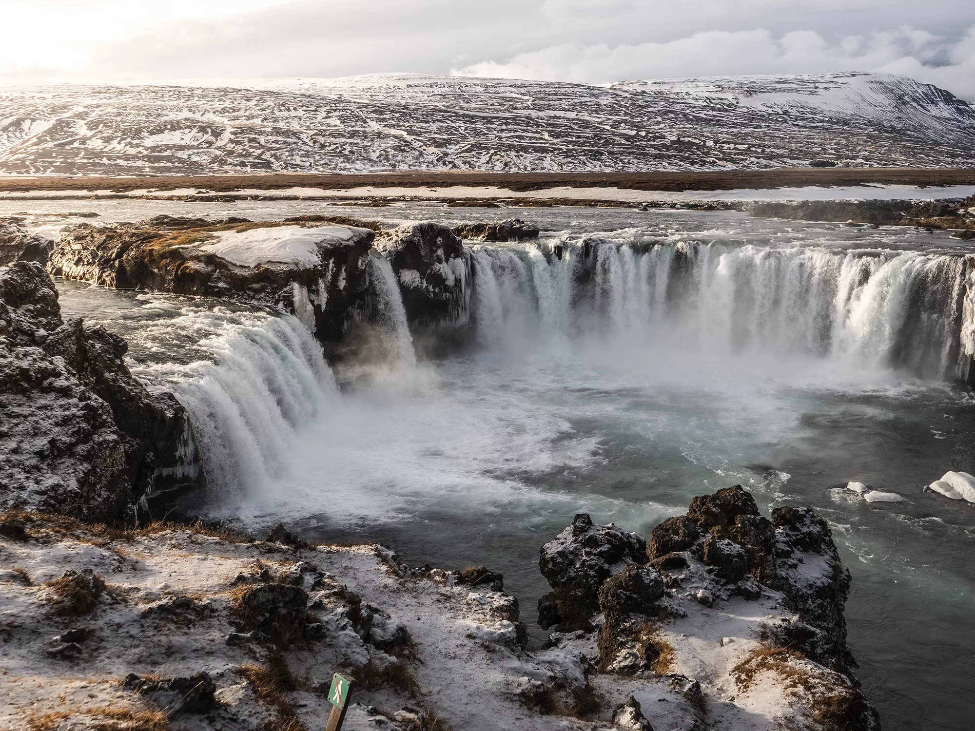 La célèbre cascade du nord de l'Islande : Godafoss